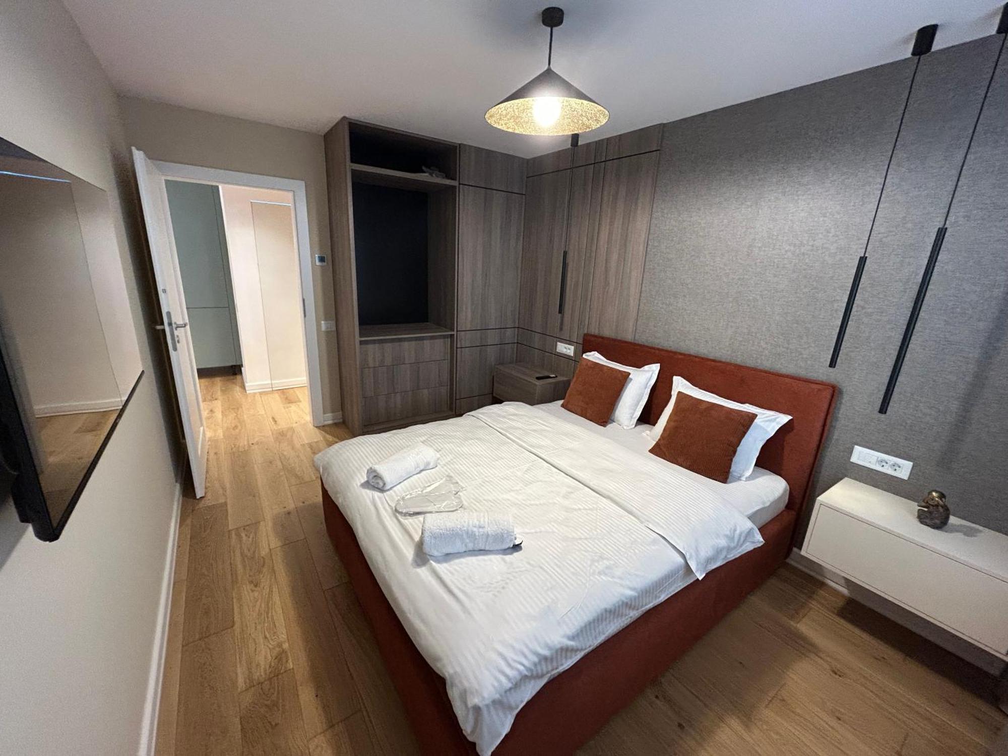 B-Holiday Luxury Apartments Urban Plaza Brasov Bagian luar foto
