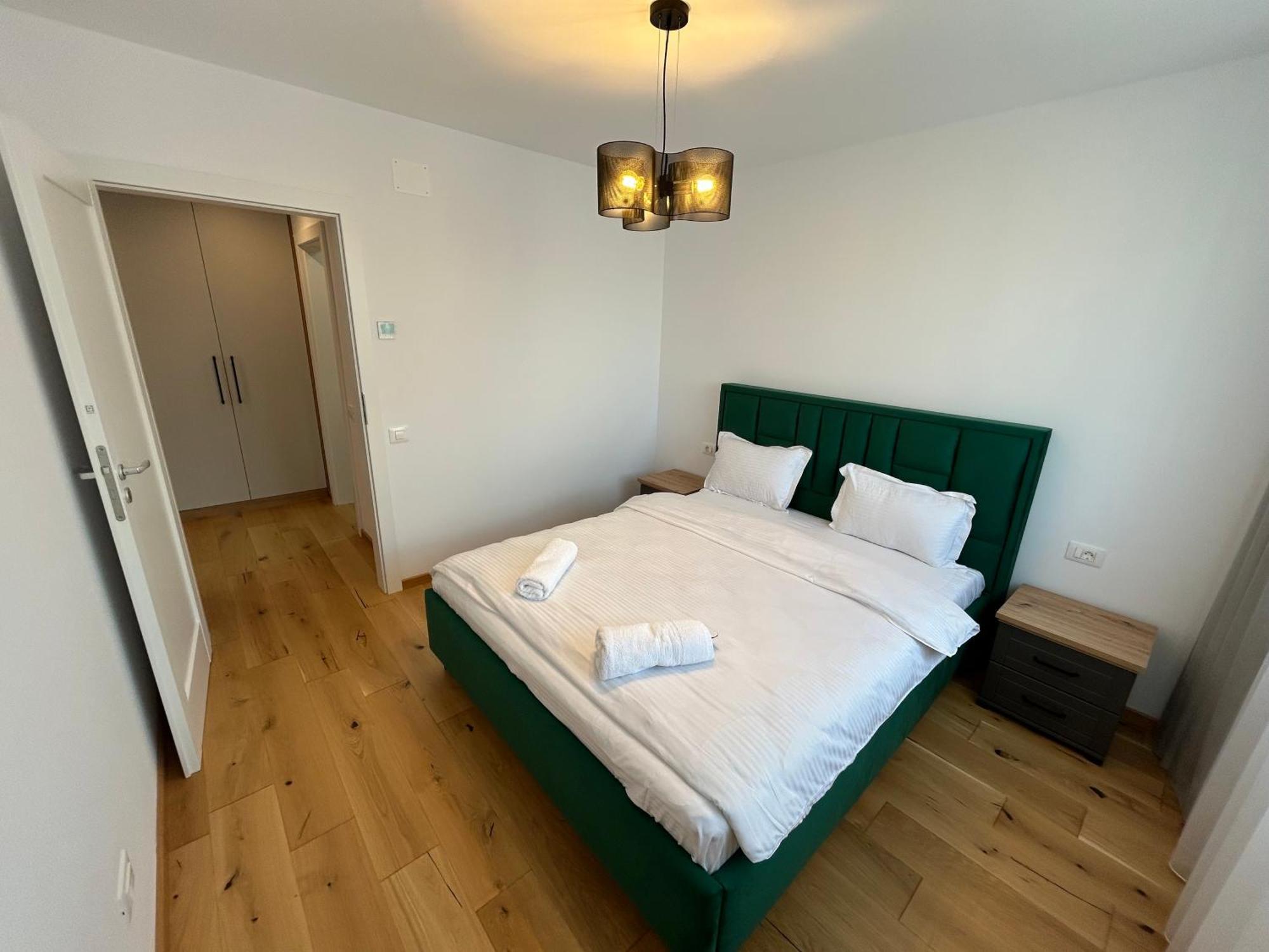 B-Holiday Luxury Apartments Urban Plaza Brasov Bagian luar foto